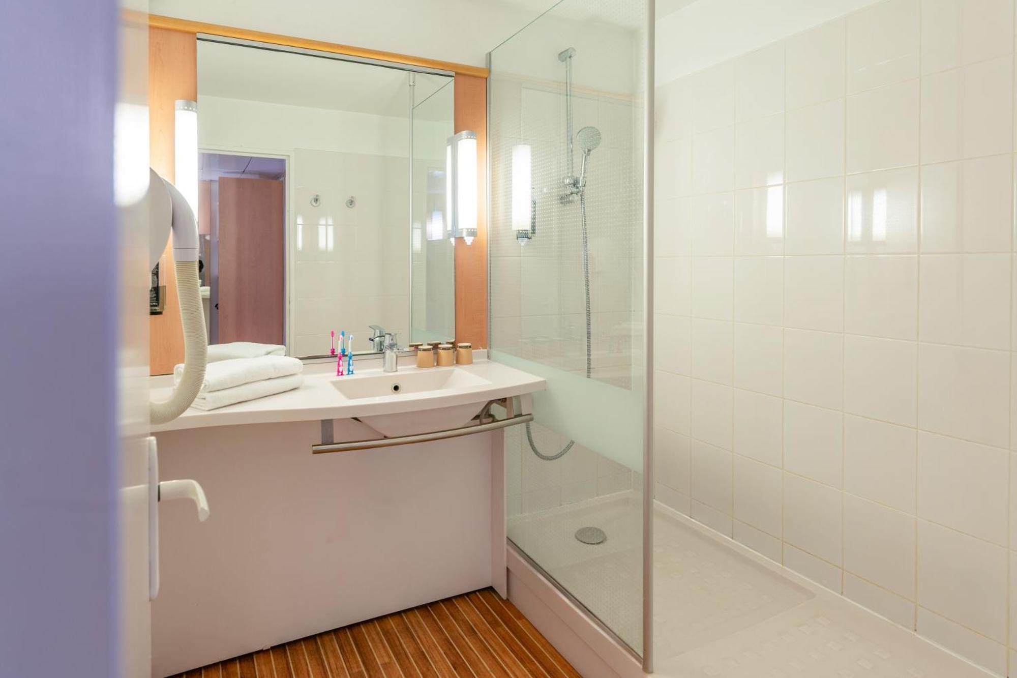 Ibis 17 Clichy-batignolles París
