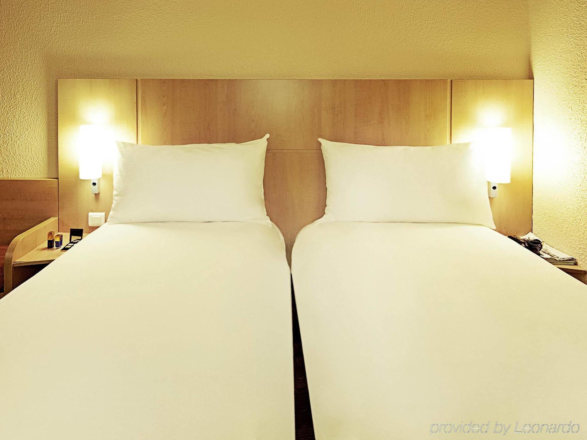 Ibis 17 Clichy-batignolles 3* París